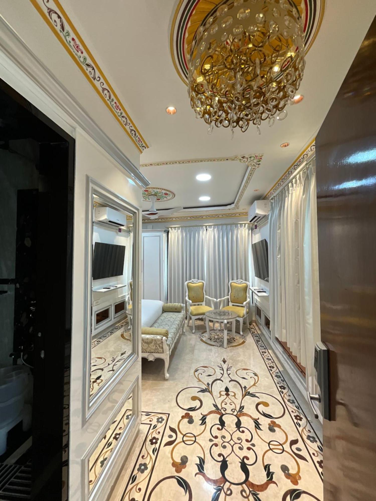 Om Well Hotel Indore
